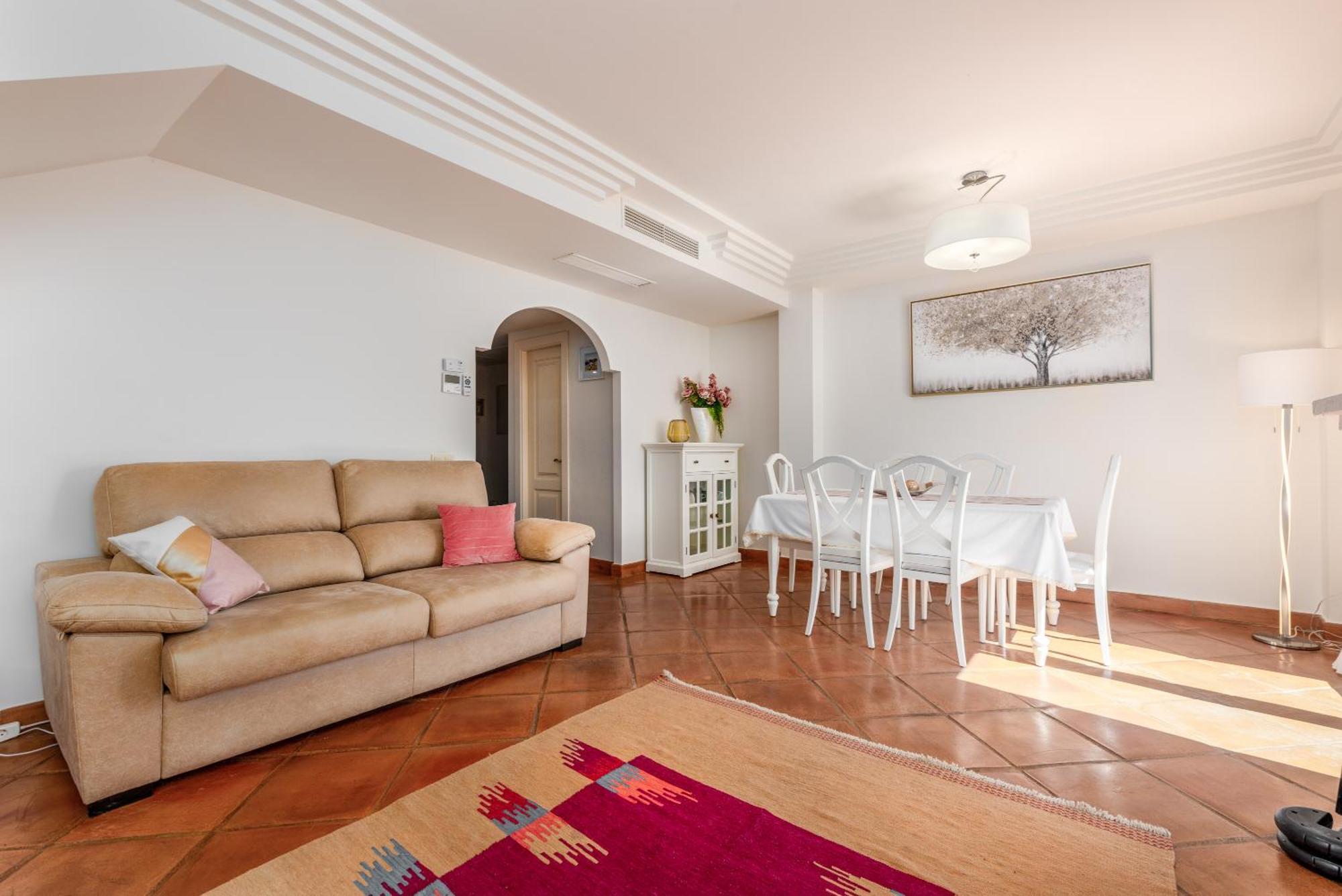 Stylish 3 Bed House 2 Bathrooms, With Patio, Roof Terrace And Communal Pool 5 Minutes Away From The Beautiful Spanish White Village Of Casares Pueblo And Only 20 Mins From The Sea Exterior foto