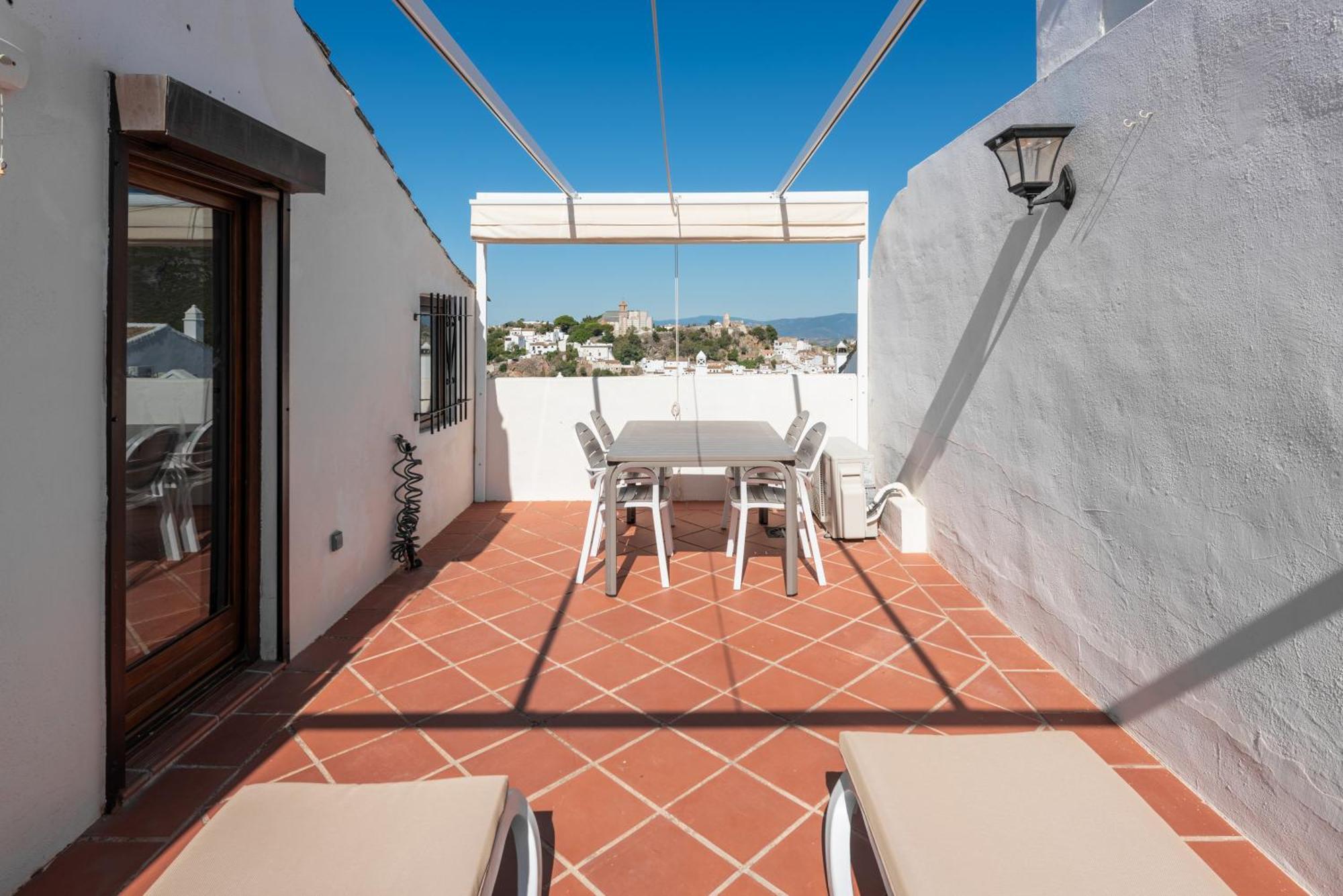 Stylish 3 Bed House 2 Bathrooms, With Patio, Roof Terrace And Communal Pool 5 Minutes Away From The Beautiful Spanish White Village Of Casares Pueblo And Only 20 Mins From The Sea Exterior foto