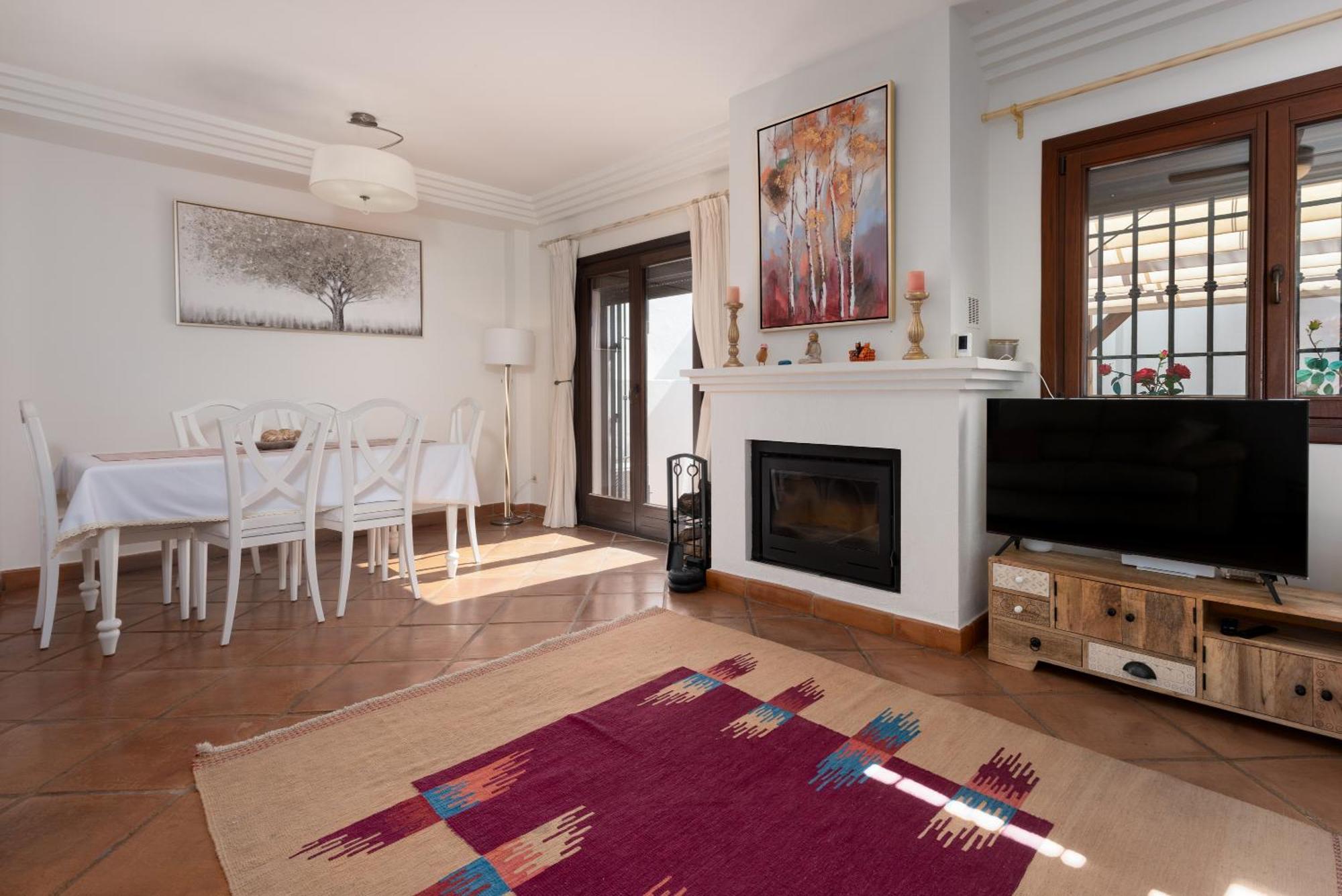 Stylish 3 Bed House 2 Bathrooms, With Patio, Roof Terrace And Communal Pool 5 Minutes Away From The Beautiful Spanish White Village Of Casares Pueblo And Only 20 Mins From The Sea Exterior foto