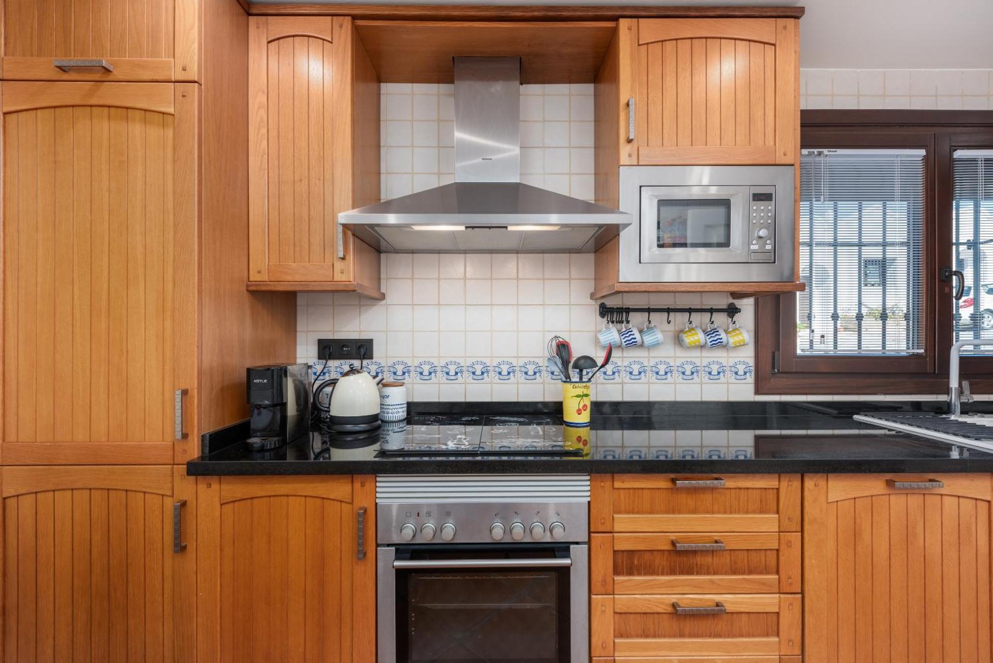 Stylish 3 Bed House 2 Bathrooms, With Patio, Roof Terrace And Communal Pool 5 Minutes Away From The Beautiful Spanish White Village Of Casares Pueblo And Only 20 Mins From The Sea Exterior foto